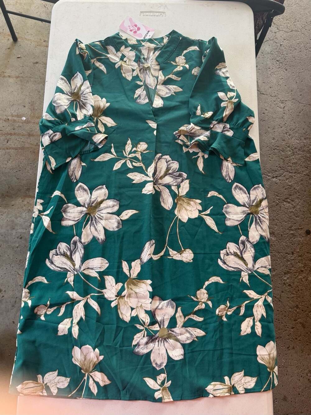 WKIOR Women's Floral V-Neck Short Ruffle Sleeve Shift Dress